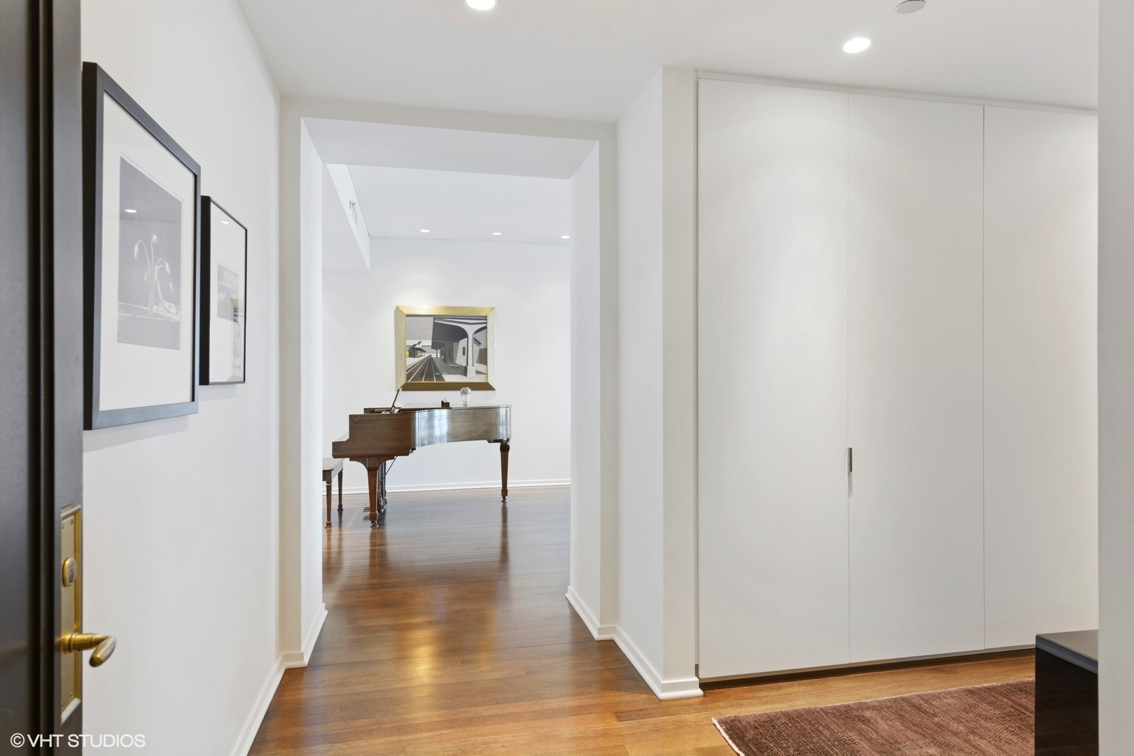 800 N Michigan Avenue 3502