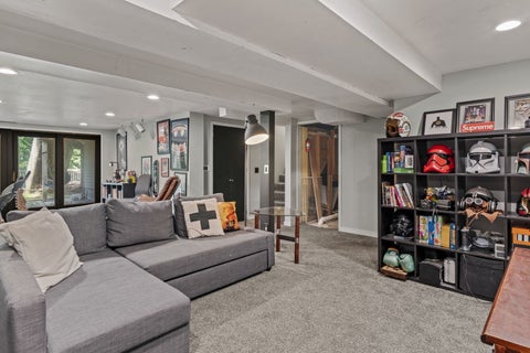 Tiny photo for 332 Forest Road, Davenport, IA 52803 (MLS # 12771531)