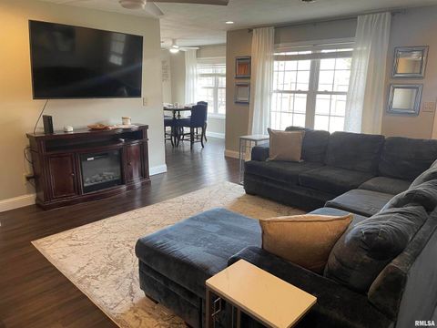 Tiny photo for 1204 BARBARA Lane, Marion, IL 62959 (MLS # QC4269276)