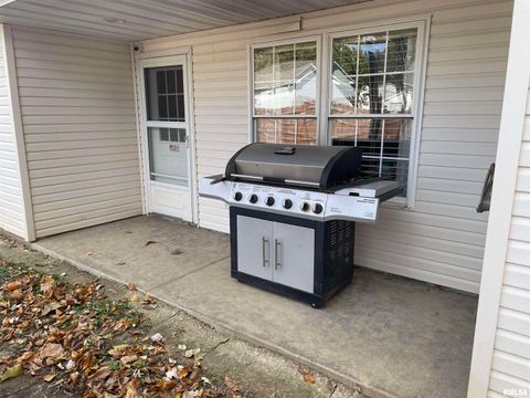 Tiny photo for 1204 BARBARA Lane, Marion, IL 62959 (MLS # QC4269276)