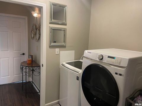 Tiny photo for 1204 BARBARA Lane, Marion, IL 62959 (MLS # QC4269276)