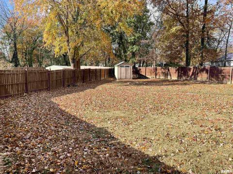 Tiny photo for 1204 BARBARA Lane, Marion, IL 62959 (MLS # QC4269276)