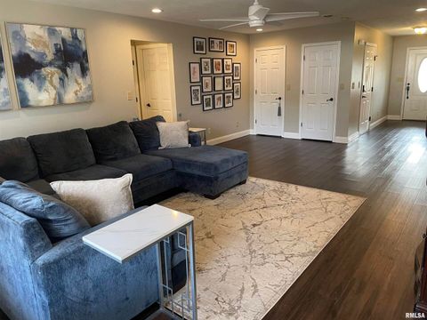 Tiny photo for 1204 BARBARA Lane, Marion, IL 62959 (MLS # QC4269276)