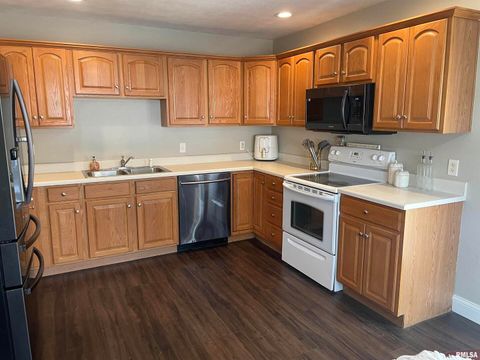 Tiny photo for 1204 BARBARA Lane, Marion, IL 62959 (MLS # QC4269276)