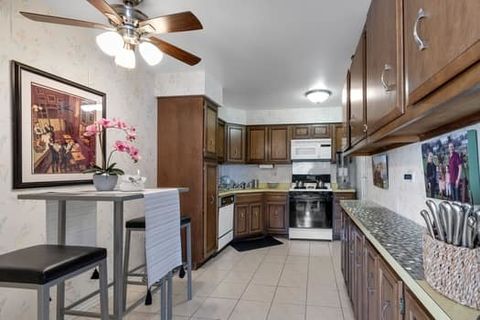 Tiny photo for 200 Lake Boulevard #455, Buffalo Grove, IL 60089 (MLS # 12498766)