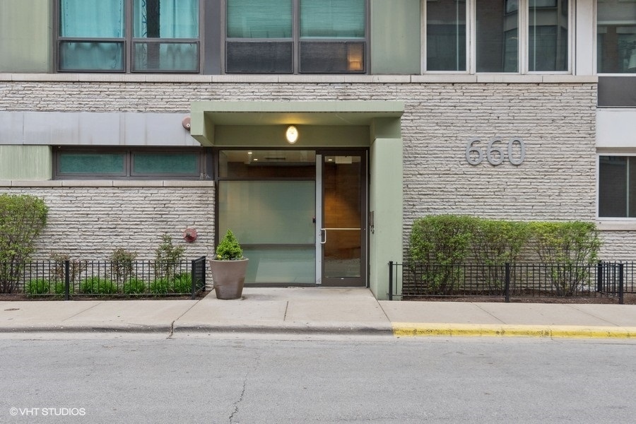660 W Wayman Street 701