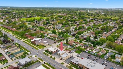 Tiny photo for 10550 W Cermak Road, Westchester, IL 60154 (MLS # 12632302)