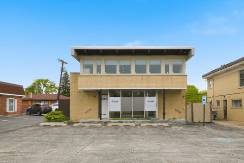 Photo of 10550 W Cermak Road, Westchester, IL 60154 (MLS # 12632302)