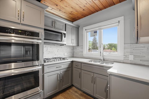 Tiny photo for 10550 W Cermak Road, Westchester, IL 60154 (MLS # 12632302)