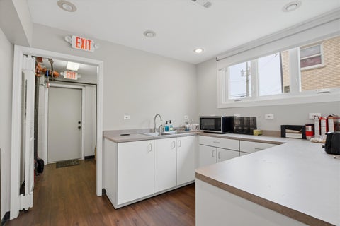 Tiny photo for 10550 W Cermak Road, Westchester, IL 60154 (MLS # 12632302)