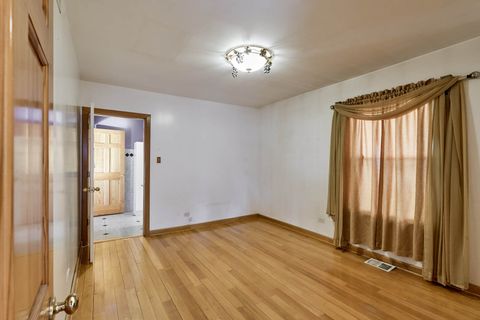 Tiny photo for 6430 N maplewood Street, Chicago, IL 60645 (MLS # 12576146)