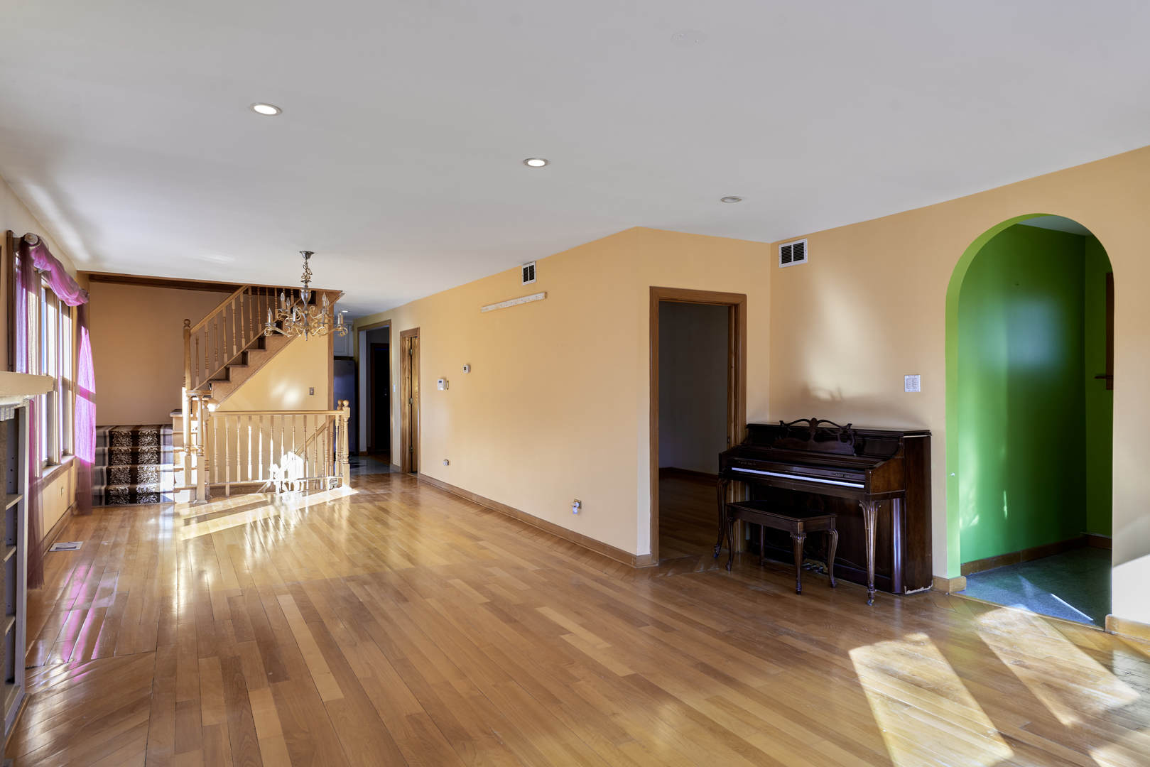 6430 N maplewood Street