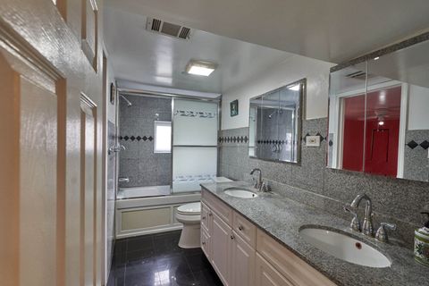 Tiny photo for 6430 N maplewood Street, Chicago, IL 60645 (MLS # 12576146)