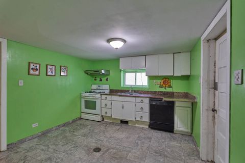 Tiny photo for 6430 N maplewood Street, Chicago, IL 60645 (MLS # 12576146)
