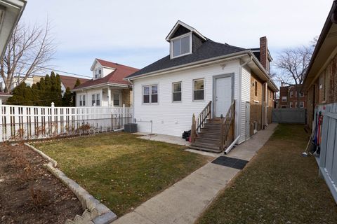 Tiny photo for 6430 N maplewood Street, Chicago, IL 60645 (MLS # 12576146)