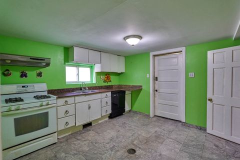 Tiny photo for 6430 N maplewood Street, Chicago, IL 60645 (MLS # 12576146)