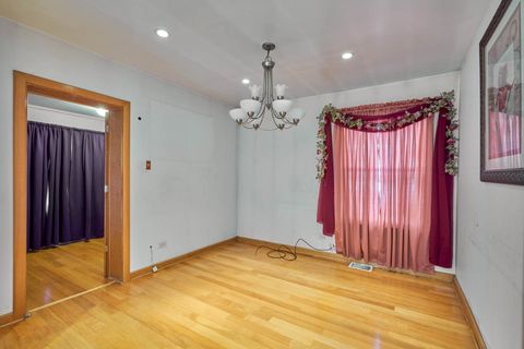 Tiny photo for 6430 N maplewood Street, Chicago, IL 60645 (MLS # 12576146)