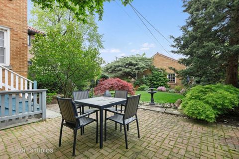 Tiny photo for 1220 N Oak Park Avenue, Oak Park, IL 60302 (MLS # 12601035)