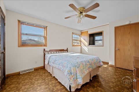 Tiny photo for 611 Pierce Street, Aurora, IL 60505 (MLS # 12581546)