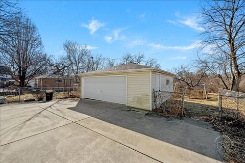 Tiny photo for 611 Pierce Street, Aurora, IL 60505 (MLS # 12581546)