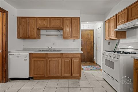 Tiny photo for 611 Pierce Street, Aurora, IL 60505 (MLS # 12581546)