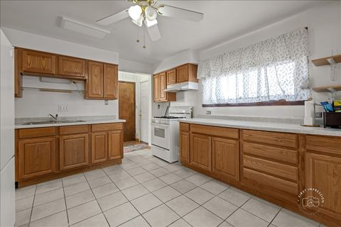 Tiny photo for 611 Pierce Street, Aurora, IL 60505 (MLS # 12581546)