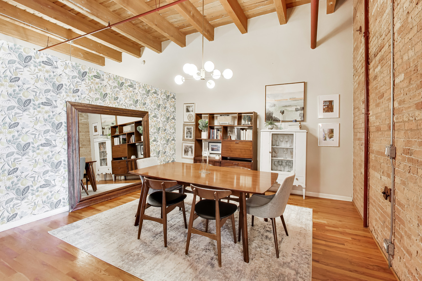 1733 W Irving Park Road 409