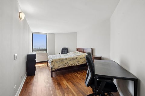 Tiny photo for 5320 N Sheridan Road #2403, Chicago, IL 60640 (MLS # 12627916)