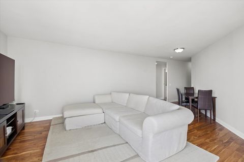 Tiny photo for 5320 N Sheridan Road #2403, Chicago, IL 60640 (MLS # 12627916)