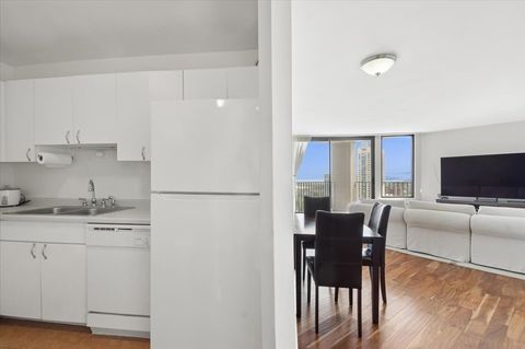 Tiny photo for 5320 N Sheridan Road #2403, Chicago, IL 60640 (MLS # 12627916)