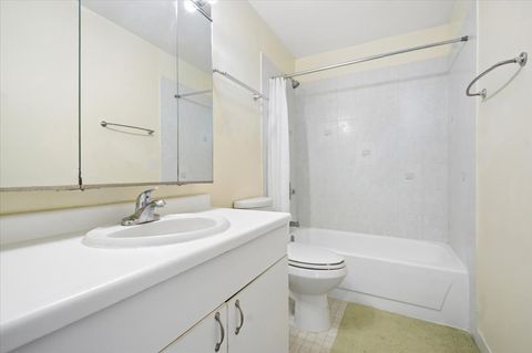 Tiny photo for 5320 N Sheridan Road #2403, Chicago, IL 60640 (MLS # 12627916)