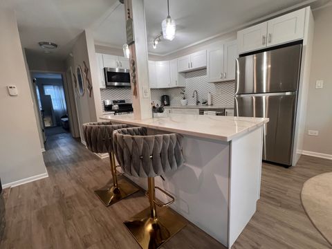 Tiny photo for 7125 OCONNELL Drive #102, Chicago Ridge, IL 60415 (MLS # 12491499)