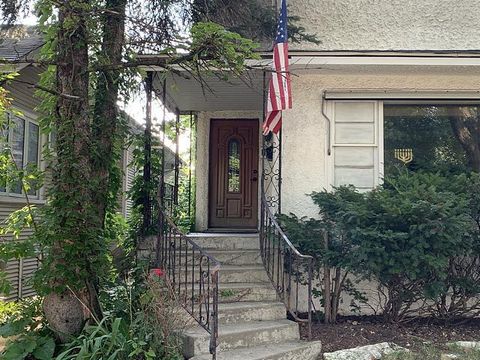 Tiny photo for 828 N Ridgeland Avenue, Oak Park, IL 60302 (MLS # 12507656)