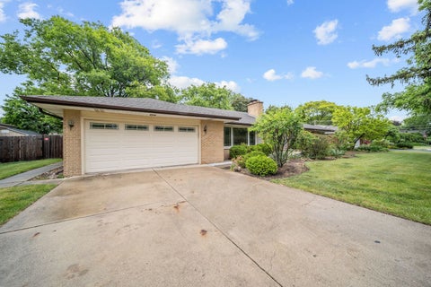 Tiny photo for 29 E Stonegate Drive, Prospect Heights, IL 60070 (MLS # 12628504)
