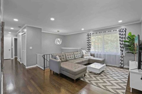 Photo of 185 Ott Avenue, Glen Ellyn, IL 60137 (MLS # 12557822)