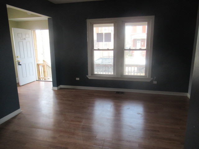 1228 S 56th Court