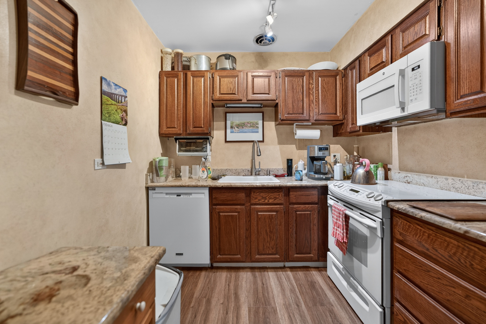 835 Ridge Avenue 507