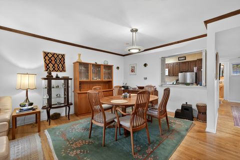 Tiny photo for 835 Ridge Avenue #507, Evanston, IL 60202 (MLS # 12605860)