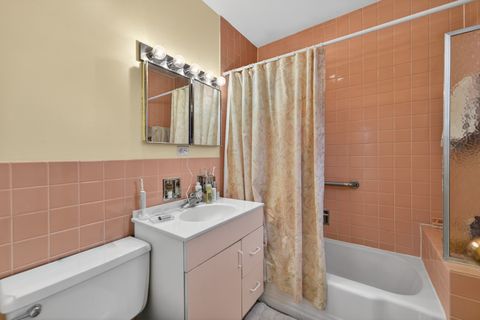 Tiny photo for 835 Ridge Avenue #507, Evanston, IL 60202 (MLS # 12605860)
