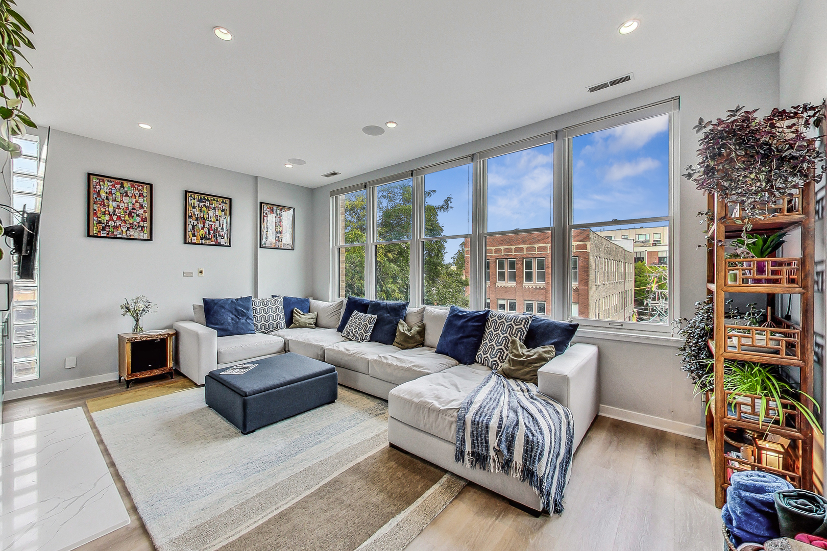 2011 W Wabansia Avenue 3