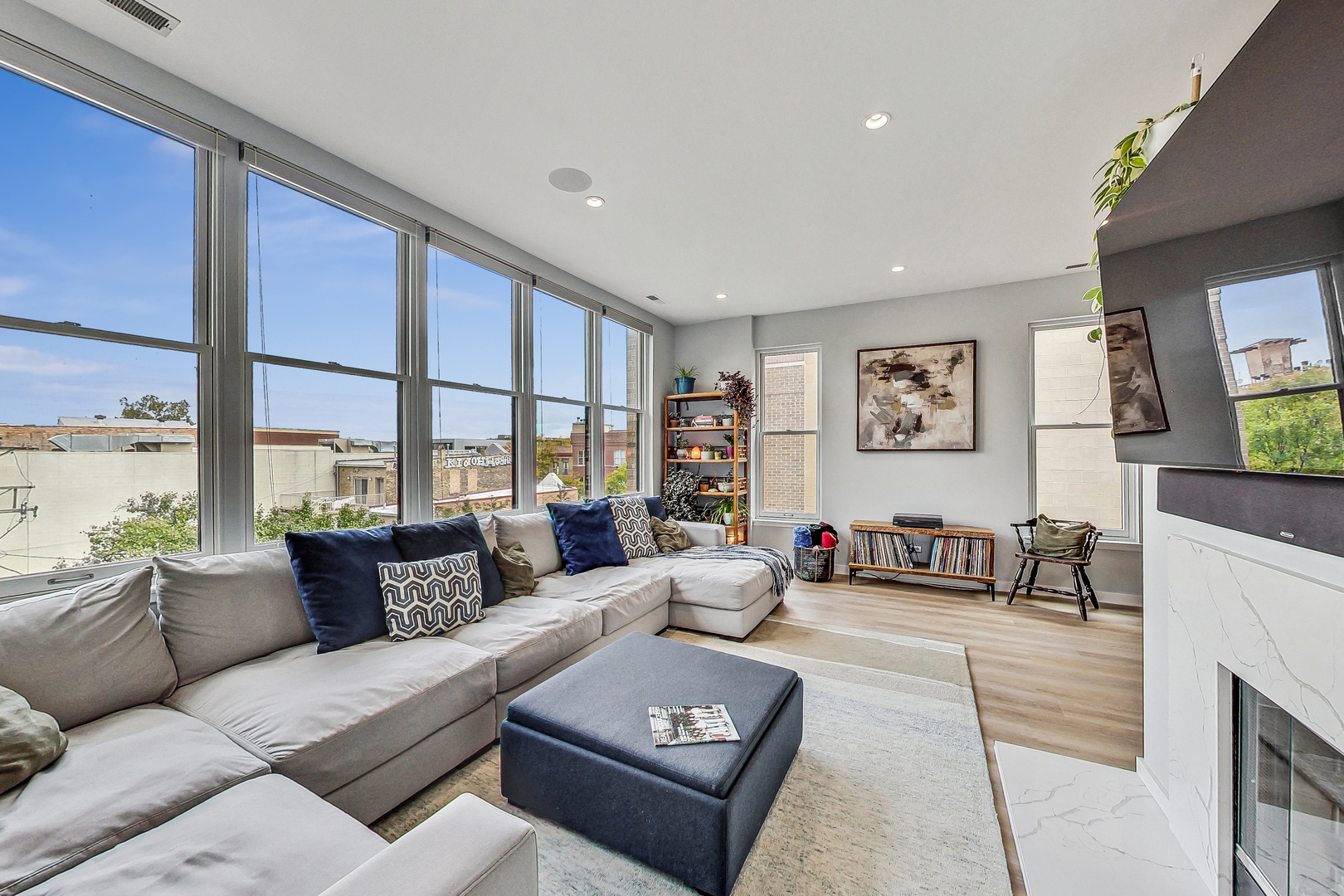 2011 W Wabansia Avenue 3