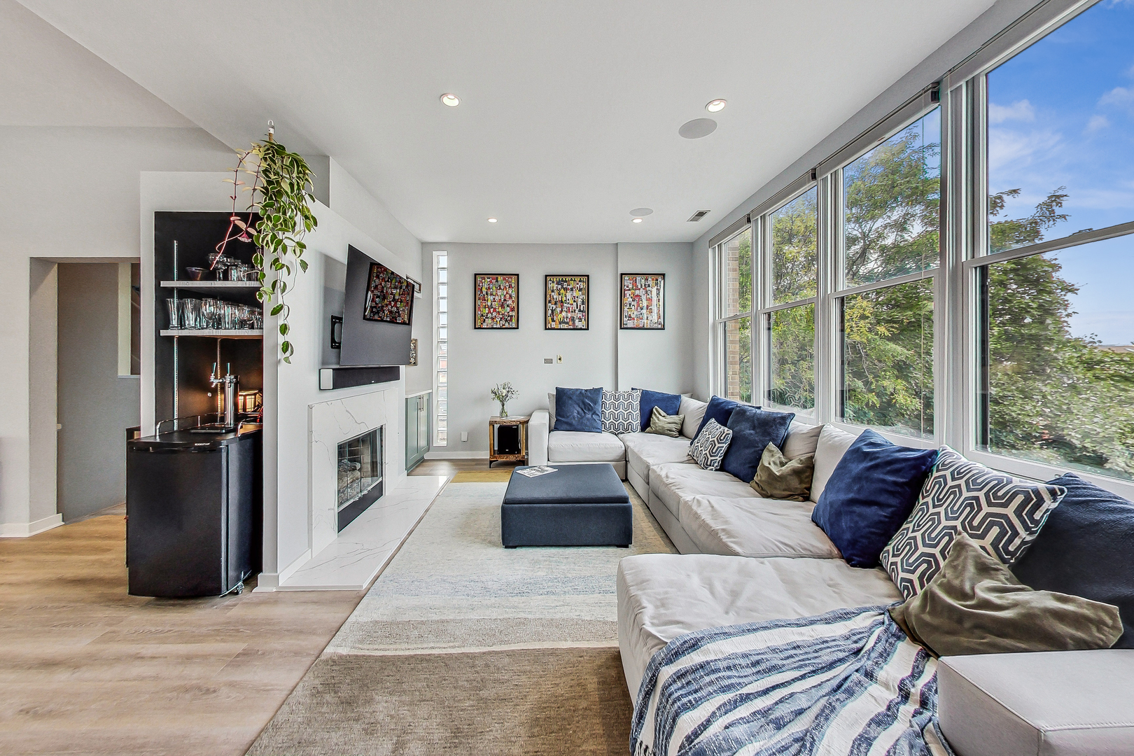 2011 W Wabansia Avenue 3