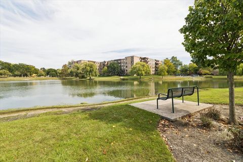 Tiny photo for 805 Leicester Road #118, Elk Grove Village, IL 60007 (MLS # 12485560)