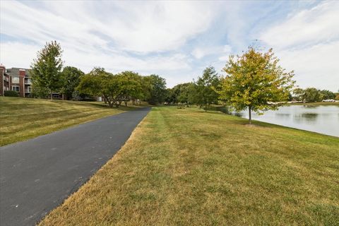 Tiny photo for 805 Leicester Road #118, Elk Grove Village, IL 60007 (MLS # 12485560)