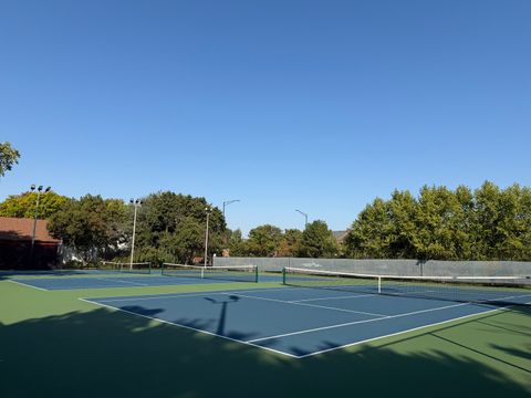 Tiny photo for 805 Leicester Road #118, Elk Grove Village, IL 60007 (MLS # 12485560)