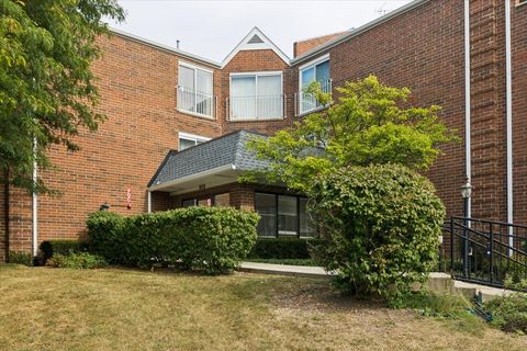 Tiny photo for 805 Leicester Road #118, Elk Grove Village, IL 60007 (MLS # 12485560)