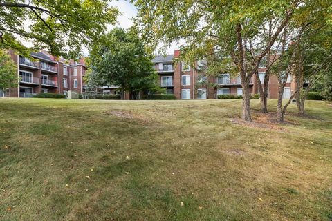 Tiny photo for 805 Leicester Road #118, Elk Grove Village, IL 60007 (MLS # 12485560)
