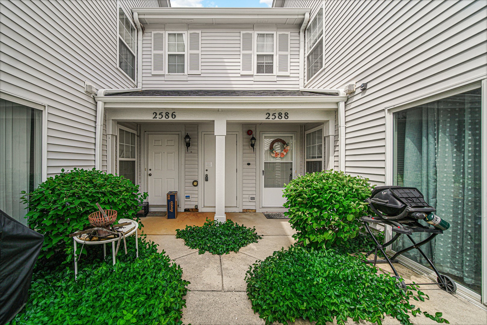 2588 Dickens Court