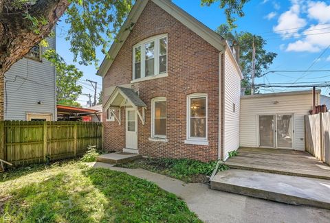 Photo of 3709 W Potomac Avenue, Chicago, IL 60651 (MLS # 12482402)