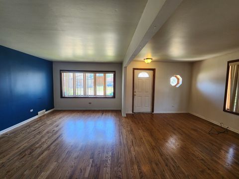 Tiny photo for 4410 W 81st Place, Chicago, IL 60652 (MLS # 12659806)